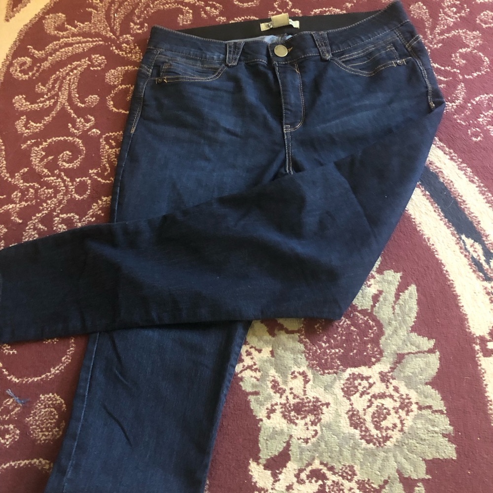 Democracy Blue Straight Leg Jeans Classic Style
